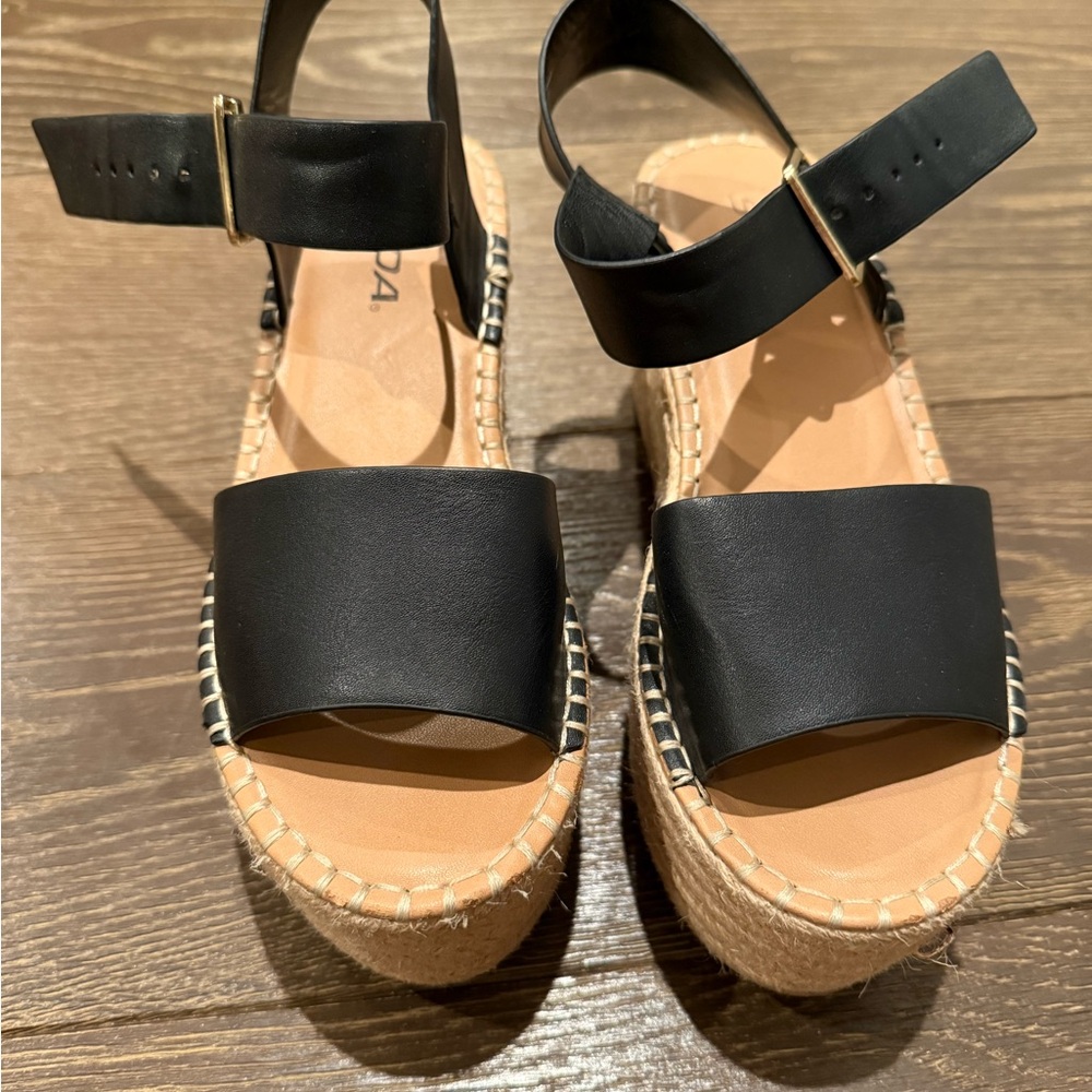 Soda Black Wedge Sandals with Modern Design